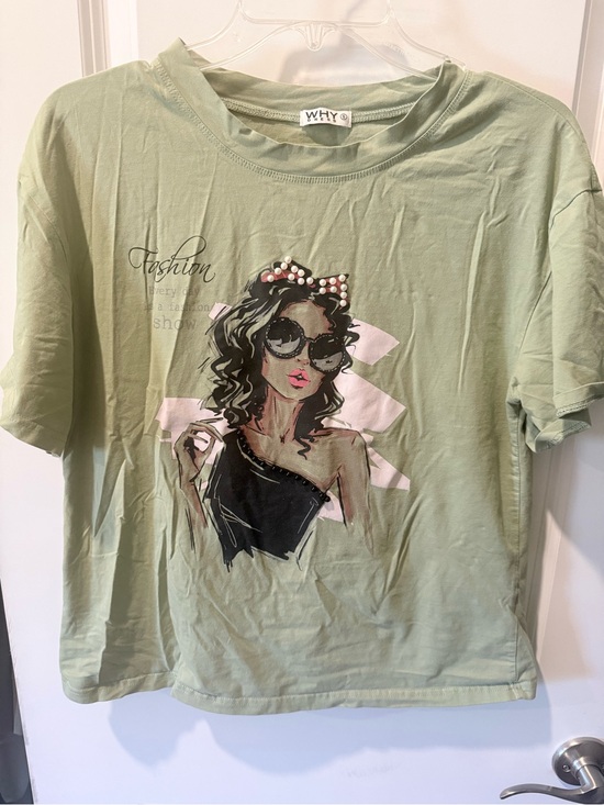 Tops - Pale Green Graphic Tee with Fashion Illustration